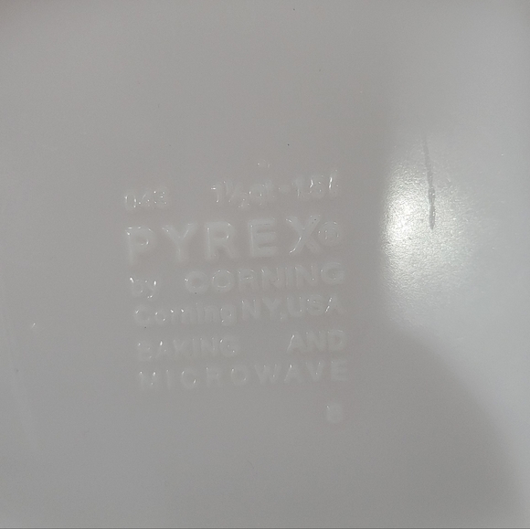 Vintage Pyrex Old Orchard 1.5 QT Ovenware Oval Casserole Dish with Brown Lid - Picture 8 of 8